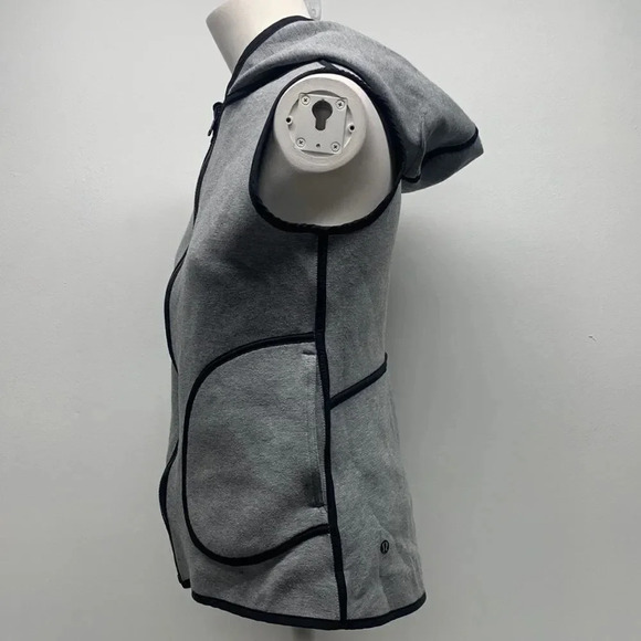 Lululemon Insculpt Vest Sleeveless Hooded Reversible Black Heathered Grey Size 4 - Picture 15 of 16